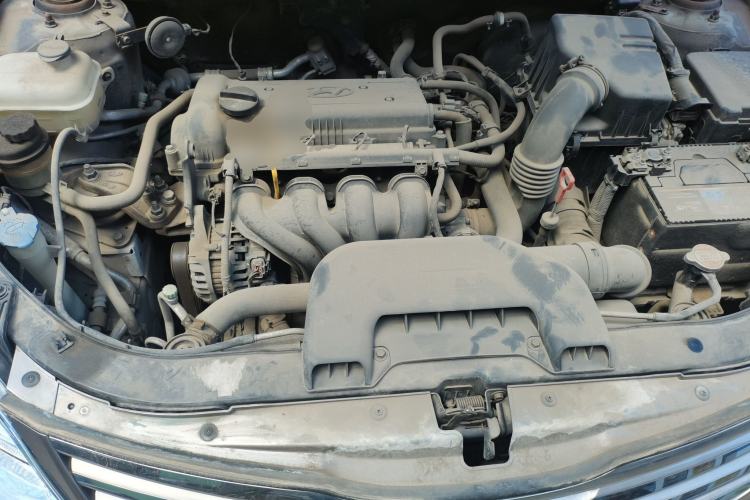 Used Hyundai Celesta 2011 1.6L Automatic Comfort Edition Engine Bay