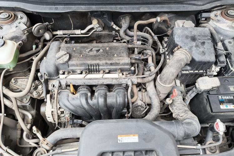 Used Hyundai Celesta 2011 1.6L Automatic Luxury Version Engine Bay