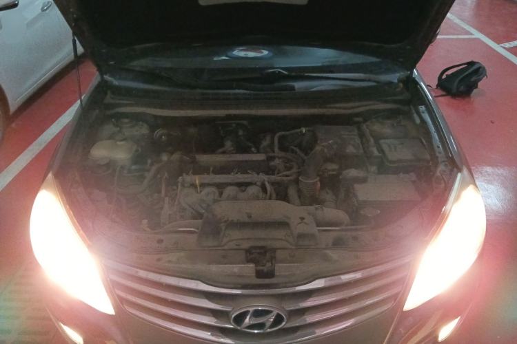 Used Hyundai Celesta 2011 1.6L Automatic Comfort Edition Engine Bay