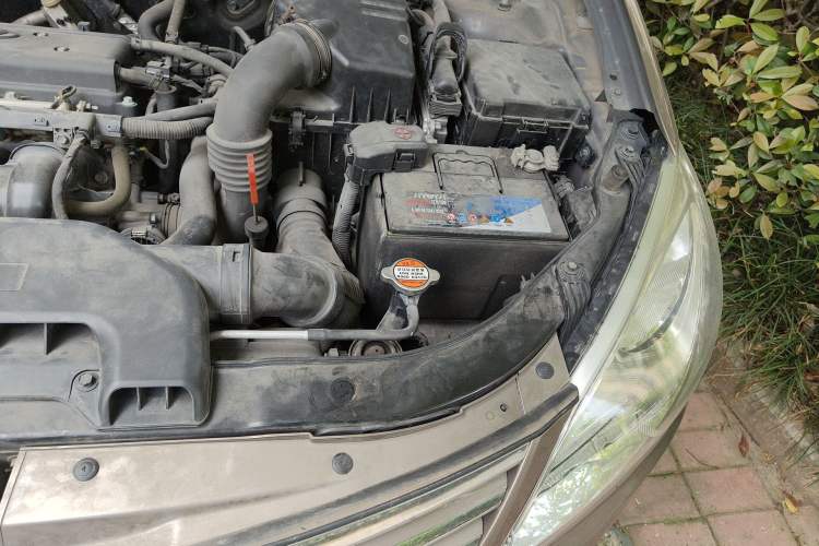 Used Hyundai Celesta 2011 1.6L Automatic Comfort Edition Engine Bay Left