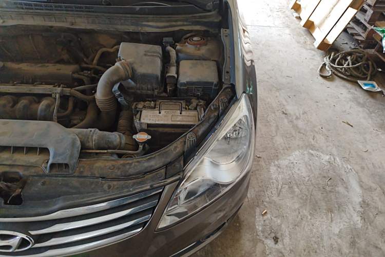 Used Hyundai Celesta 2011 1.6L Manual Comfort Edition Engine Bay Left