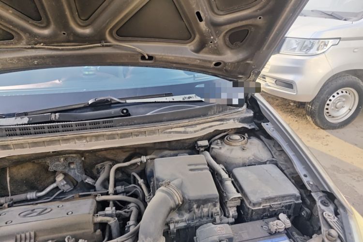 Used Hyundai Celesta 2011 1.6L Automatic Luxury Version Engine Bay Left