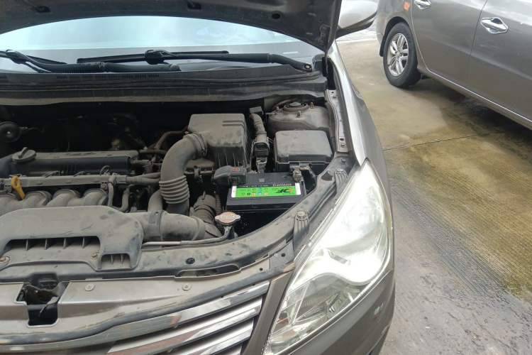 Used Hyundai Celesta 2011 1.6L Manual Luxury Model Engine Bay Left