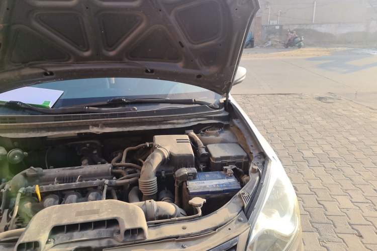 Used Hyundai Celesta 2011 1.6L Manual Luxury Model Engine Bay Left
