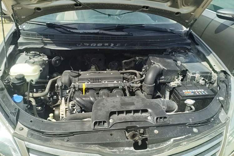 Used Hyundai Celesta 2011 1.6L Manual Comfort Edition Engine Bay