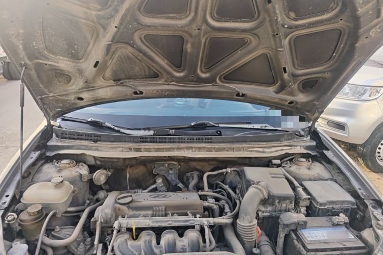 Used Hyundai Celesta 2011 1.6L Automatic Luxury Version Engine Bay
