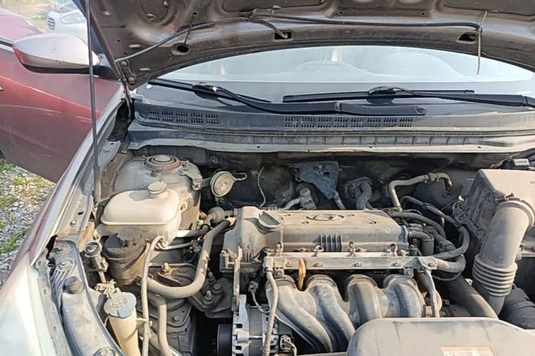 Used Hyundai Celesta 2011 1.6L Manual Comfort Edition Engine Bay Right