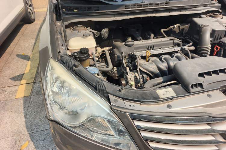 Used Hyundai Celesta 2011 1.6L Automatic Luxury Version Engine Bay Right