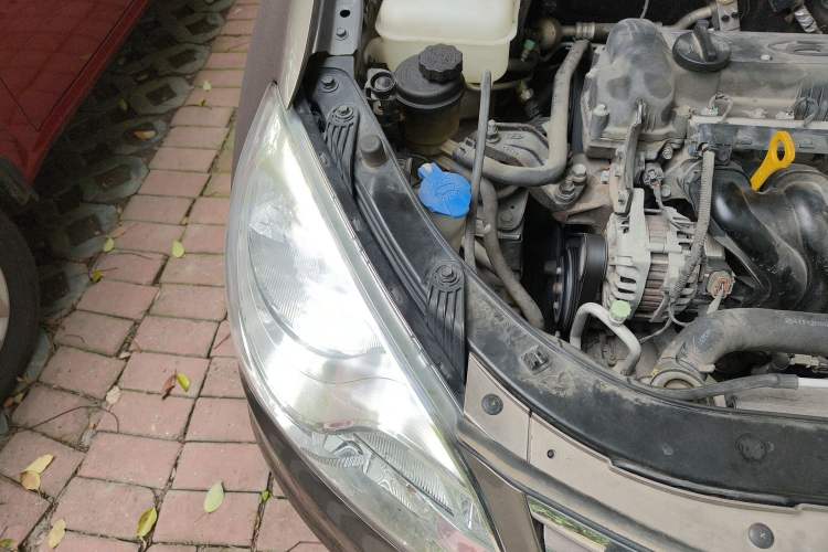 Used Hyundai Celesta 2011 1.6L Automatic Comfort Edition Engine Bay Right