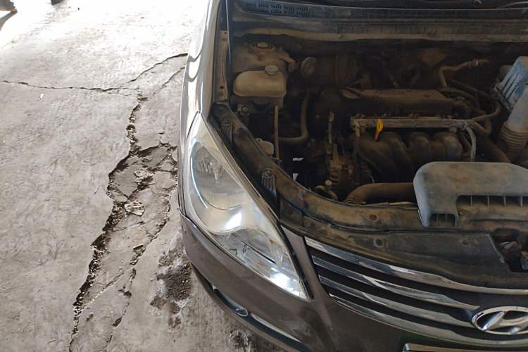 Used Hyundai Celesta 2011 1.6L Manual Comfort Edition Engine Bay Right