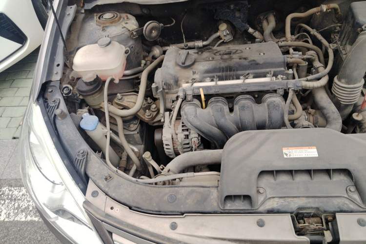 Used Hyundai Celesta 2011 1.6L Automatic Comfort Edition Engine Bay Right