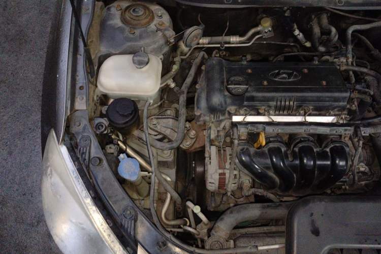 Used Hyundai Celesta 2011 1.6L Automatic Comfort Edition Engine Bay Right
