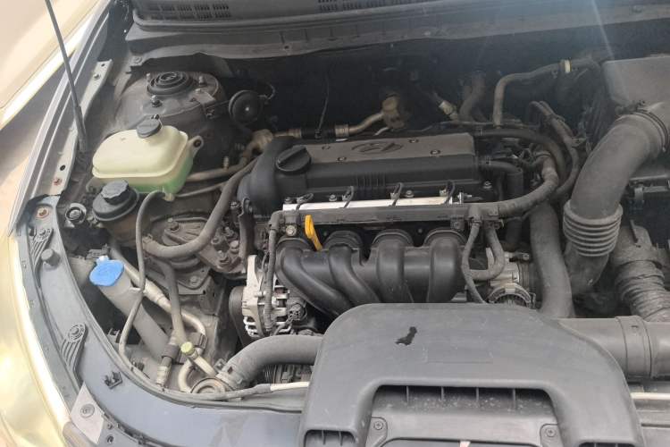 Used Hyundai Celesta 2011 1.6L Manual Comfort Edition Engine Bay Right