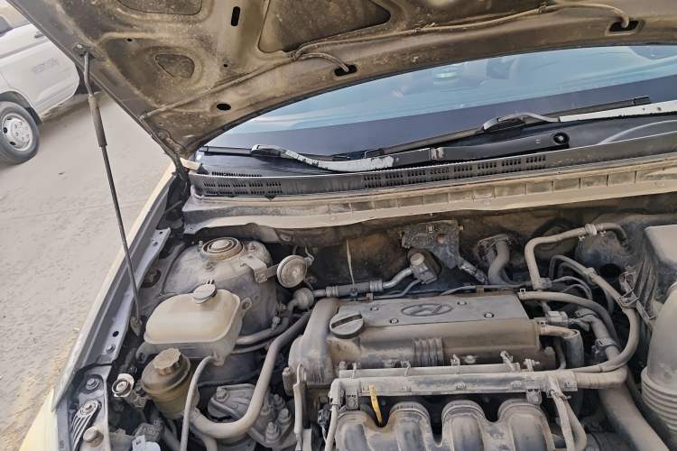 Used Hyundai Celesta 2011 1.6L Automatic Luxury Version Engine Bay Right