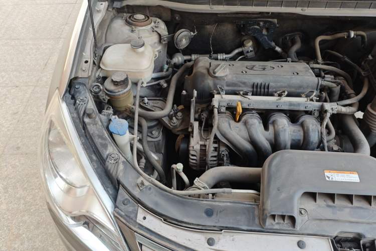 Used Hyundai Celesta 2011 1.6L Manual Comfort Edition Engine Bay Right