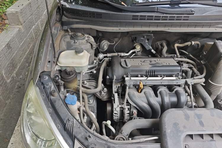Used Hyundai Celesta 2011 1.6L Automatic Comfort Edition Engine Bay Right