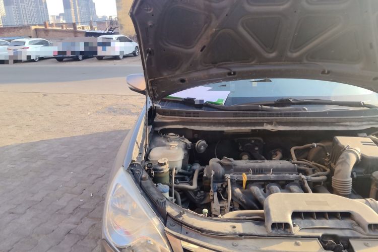Used Hyundai Celesta 2011 1.6L Manual Luxury Model Engine Bay Right