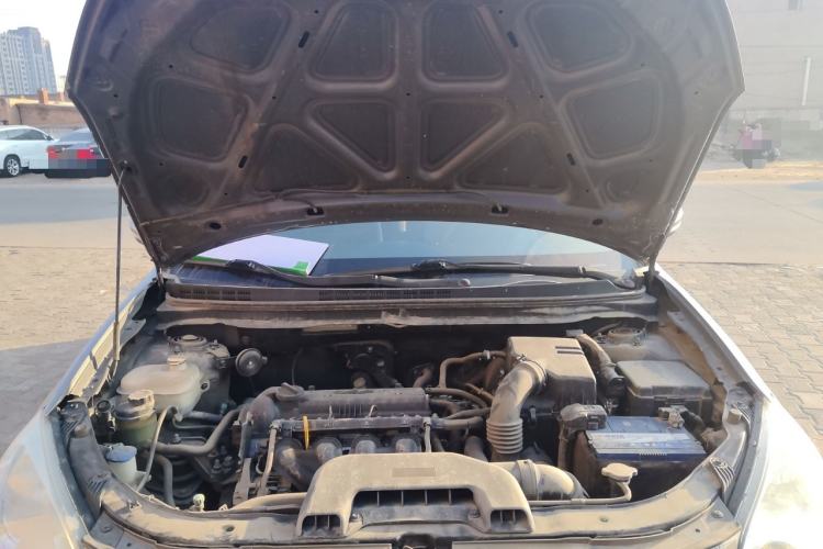 Used Hyundai Celesta 2011 1.6L Manual Luxury Model Engine Bay