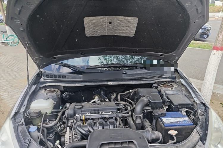 Used Hyundai Celesta 2011 1.6L Manual Comfort Edition Engine Bay