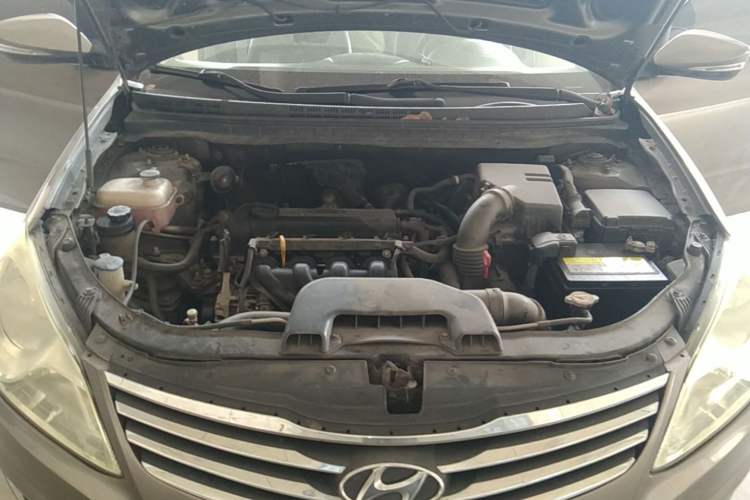 Used Hyundai Celesta 2011 1.6L Automatic Luxury Version Engine Bay