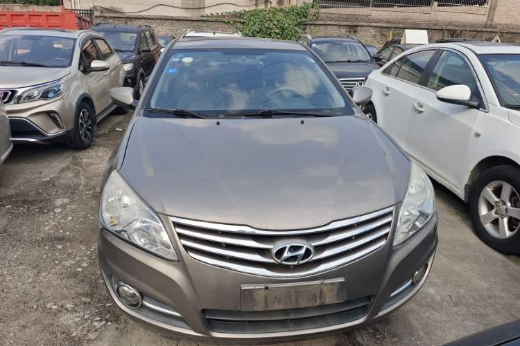 Used Hyundai Celesta 2011 1.6L Manual Comfort Edition Exterior 1
