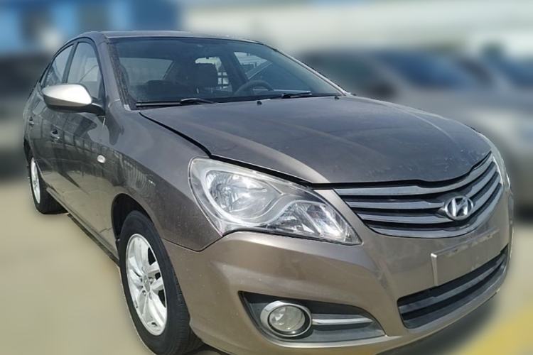 Used Hyundai Celesta 2011 1.6L Manual Comfort Edition Front Right 45 Deg