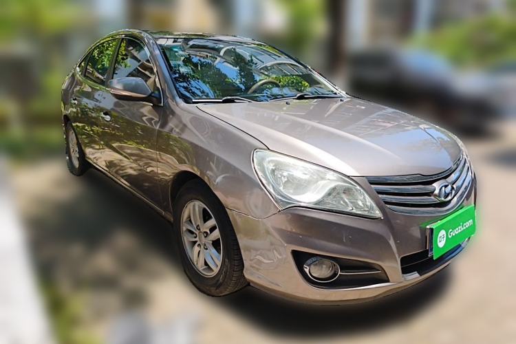 Used Hyundai Celesta 2011 1.6L Manual Luxury Model Front Right 45 Deg