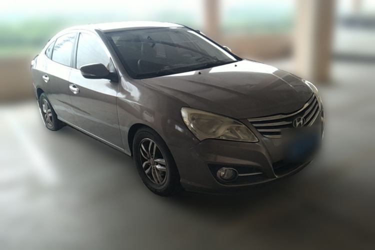 Used Hyundai Celesta 2011 1.6L Automatic Luxury Version Front Right 45 Deg