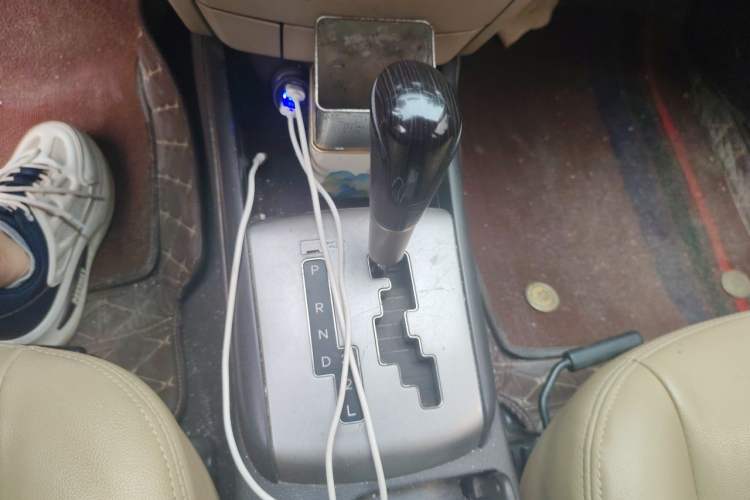 Used Hyundai Celesta 2011 1.6L Automatic Comfort Edition Gear Lever