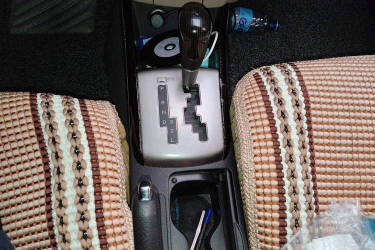 Used Hyundai Celesta 2011 1.6L Automatic Comfort Edition Gear Lever