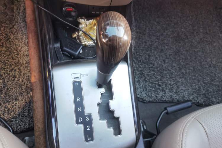 Used Hyundai Celesta 2011 1.6L Automatic Luxury Version Gear Lever