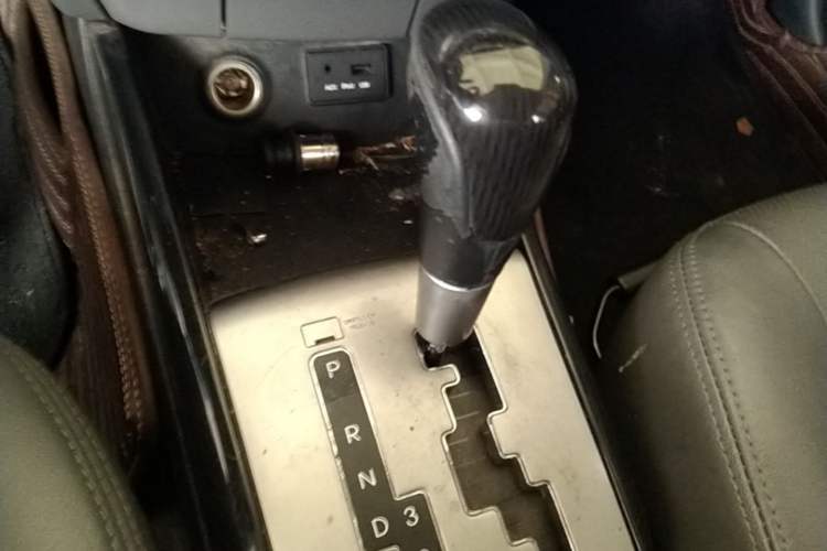 Used Hyundai Celesta 2011 1.6L Automatic Luxury Version Gear Lever