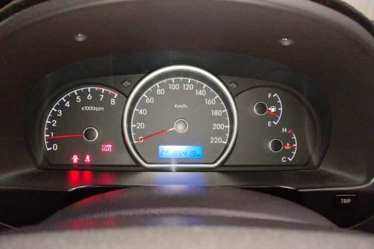 Used Hyundai Celesta 2011 1.6L Automatic Comfort Edition Instrument Cluster