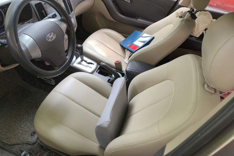 Used Hyundai Celesta 2011 1.6L Automatic Comfort Edition Left Front Seat