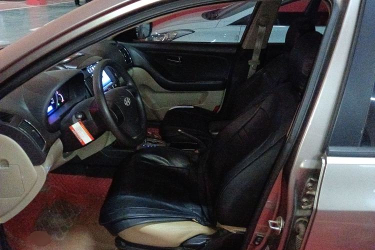 Used Hyundai Celesta 2011 1.6L Automatic Comfort Edition Left Front Seat