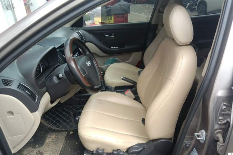 Used Hyundai Celesta 2011 1.6L Manual Luxury Model Left Front Seat