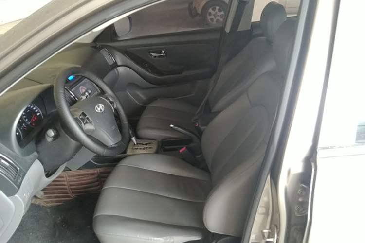 Used Hyundai Celesta 2011 1.6L Automatic Luxury Version Left Front Seat