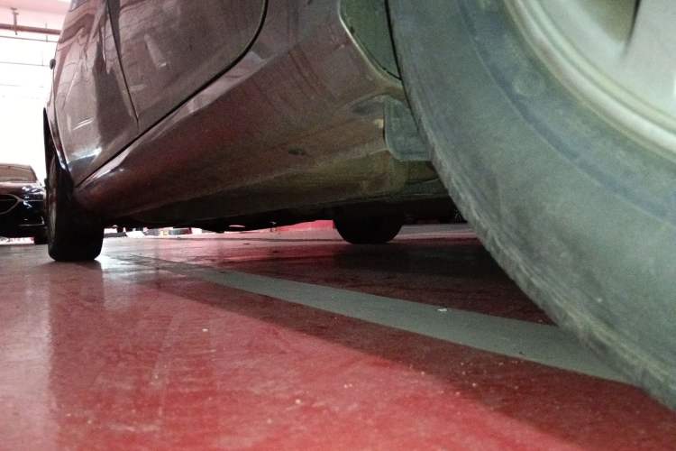 Used Hyundai Celesta 2011 1.6L Automatic Comfort Edition Left Side Sill