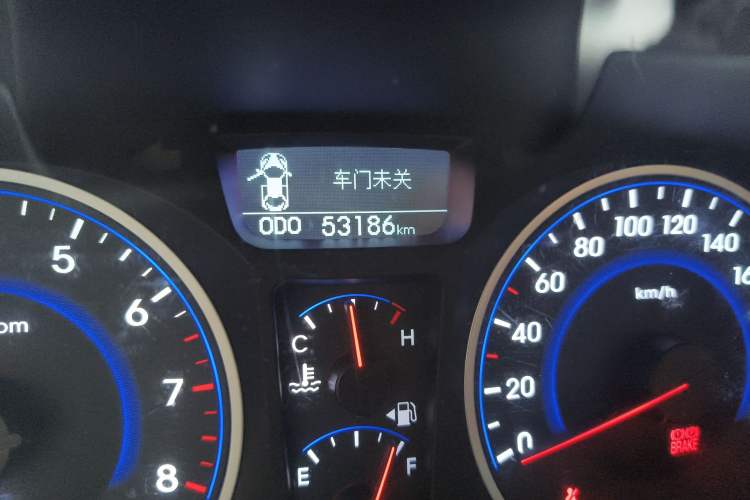 Used Hyundai Celesta 2011 1.6L Automatic Luxury Version Odometer Close Up