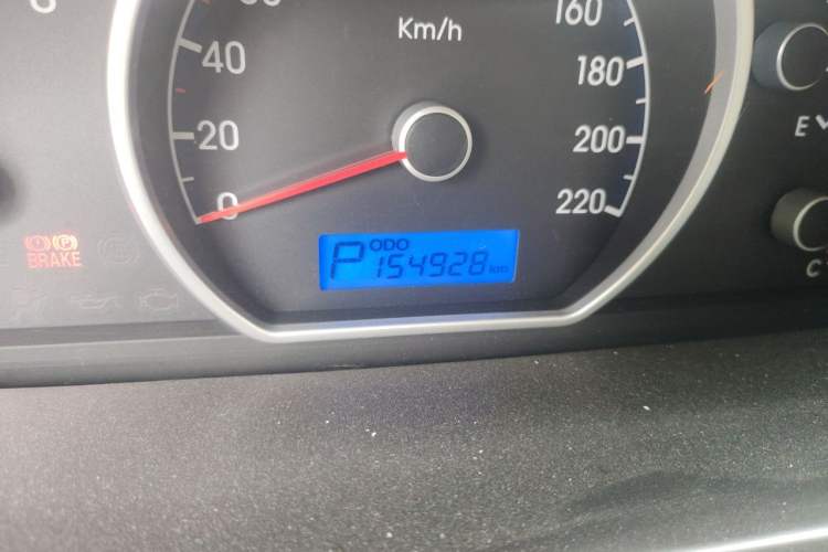 Used Hyundai Celesta 2011 1.6L Automatic Comfort Edition Odometer Close Up