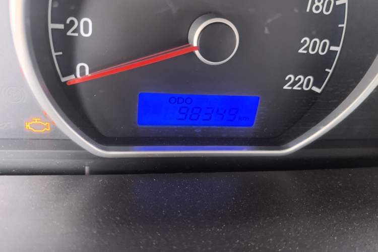 Used Hyundai Celesta 2011 1.6L Manual Comfort Edition Odometer Close Up