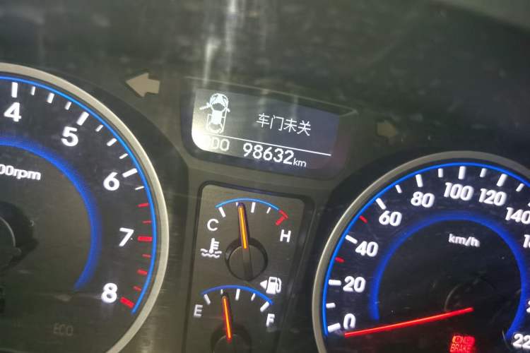 Used Hyundai Celesta 2011 1.6L Automatic Luxury Version Odometer Close Up