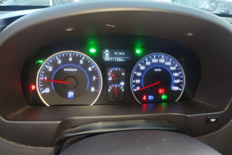 Used Hyundai Celesta 2011 1.6L Automatic Luxury Version Odometer Close Up