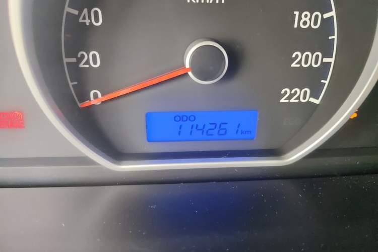 Used Hyundai Celesta 2011 1.6L Manual Comfort Edition Odometer Close Up