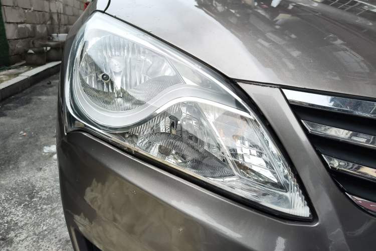 Used Hyundai Celesta 2011 1.6L Automatic Luxury Version Right Front Headlight
