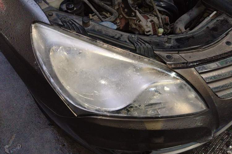 Used Hyundai Celesta 2011 1.6L Automatic Comfort Edition Right Front Headlight