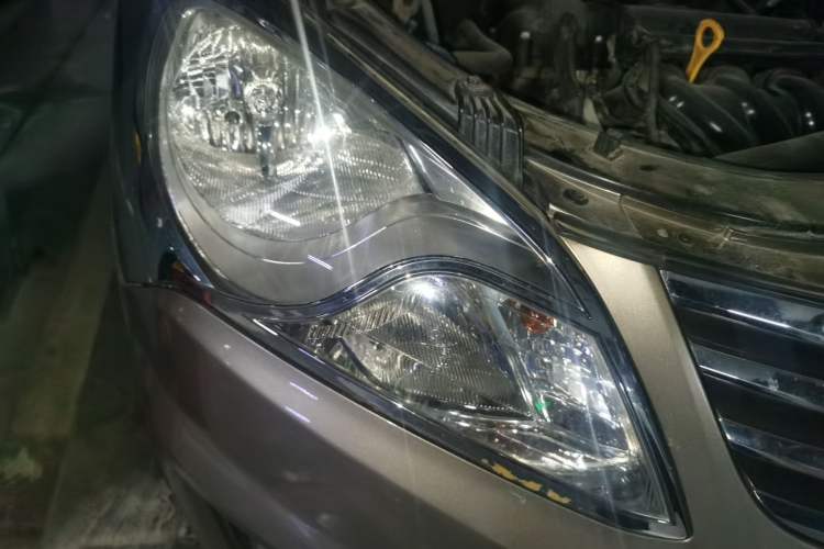 Used Hyundai Celesta 2011 1.6L Automatic Luxury Version Right Front Headlight