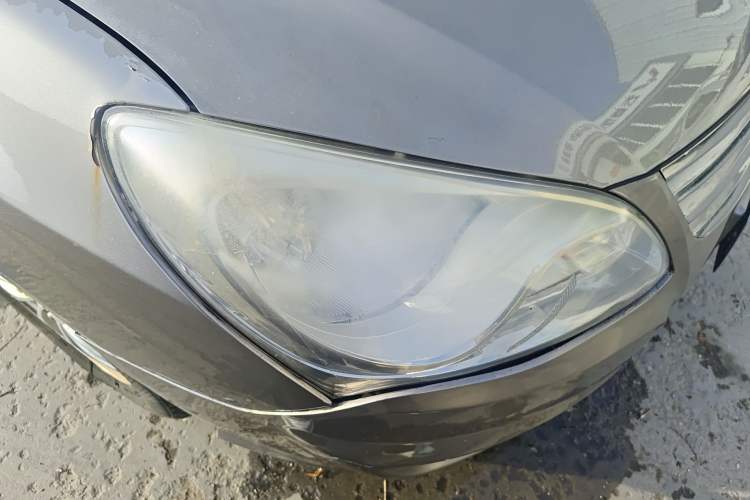 Used Hyundai Celesta 2011 1.6L Automatic Luxury Version Right Front Headlight