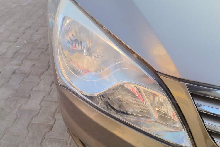 Used Hyundai Celesta 2011 1.6L Manual Luxury Model Right Front Headlight