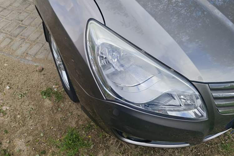 Used Hyundai Celesta 2011 1.6L Manual Comfort Edition Right Front Headlight